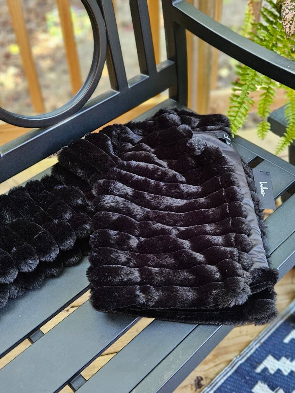 NWT LULUS Cropped Faux Fur Jacket - Sz M